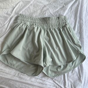 Lululemon short never worn size 6